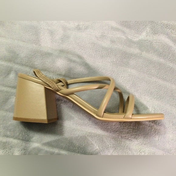 Lisa Vicky Illume Tan Strappy Block Heeled Sandals Size 8.5 - Picture 8 of 12